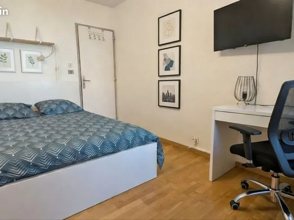 Chambre meubléeen colocation à Elancourt