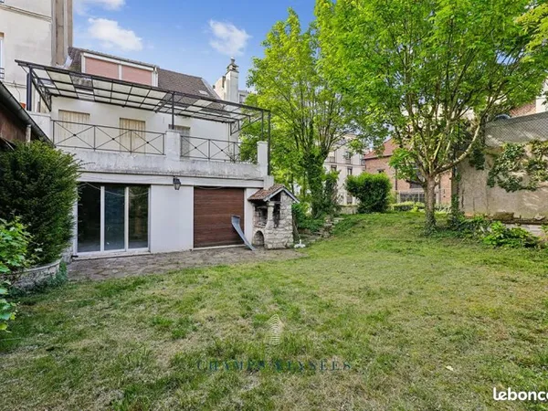 Maison 5 pièces 341 m²