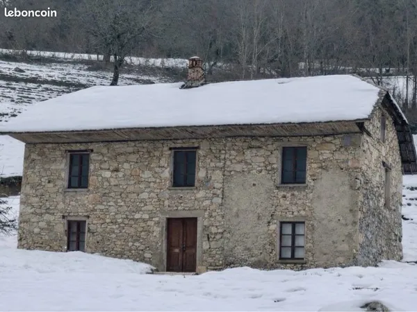 Maison 183 m² - 5 ch - 1010 m² terrain - Fort potentiel rénovation - Chartreuse