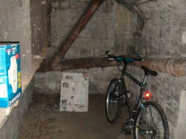 Cave de 7 m2 quai de la Mégisserie 75001 Paris