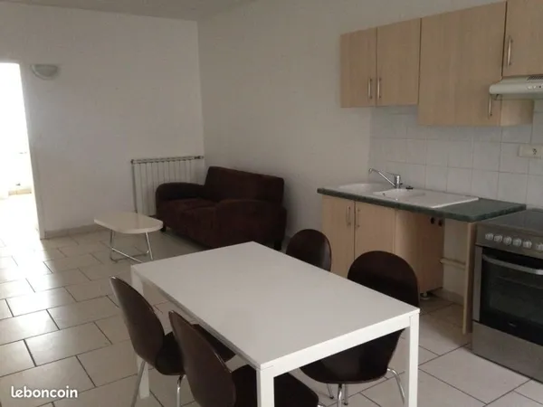 Tonnay-Charente loue appartement T2 meublé