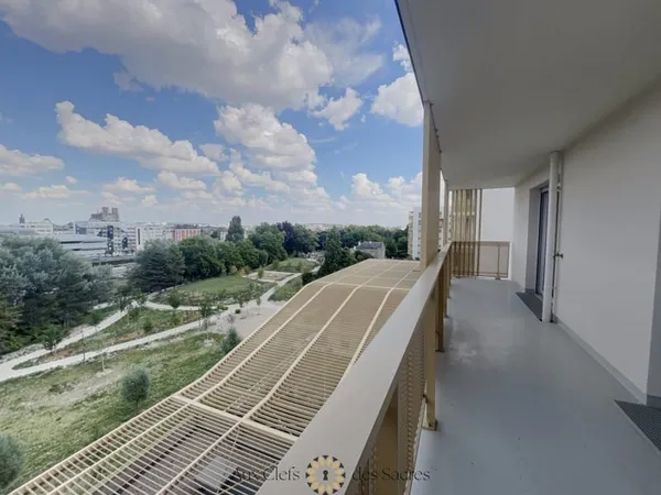 REIMS CENTRE - PONT DE VESLE / COMEDIE - APPARTEMENT T4 AVEC
