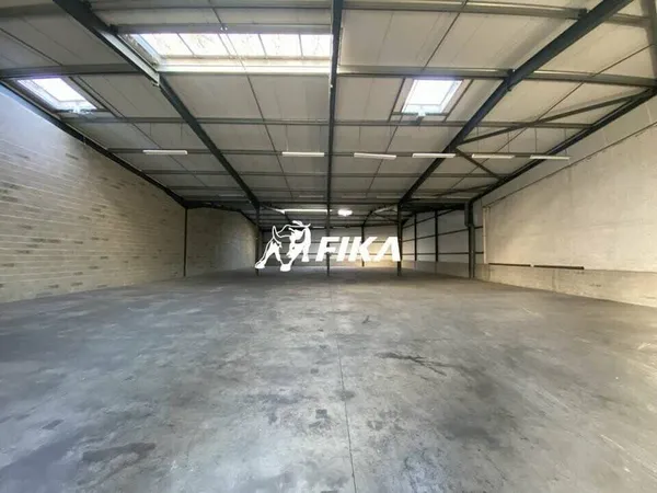 Local d'activité 840 m²