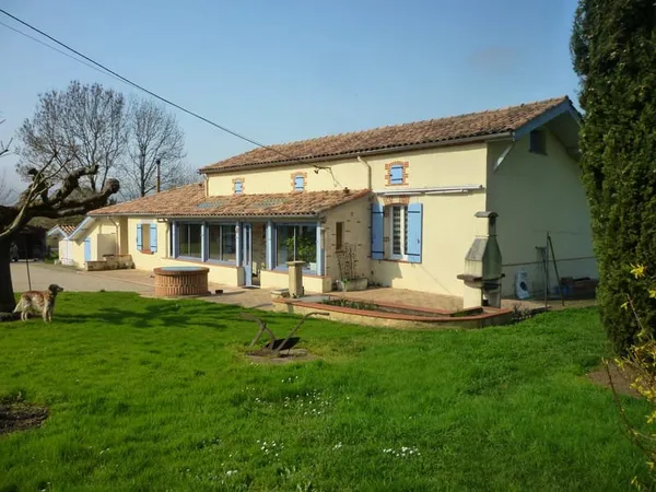 A VENDRE - MAISON DE PLAIN PIED EN PIERRES 130 M2 - VILLENEU