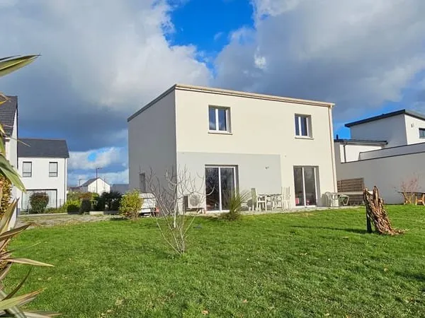 Contemporaine DPE A de 4 ch + double garage dans le centre de Sucé-sur-Erdre
