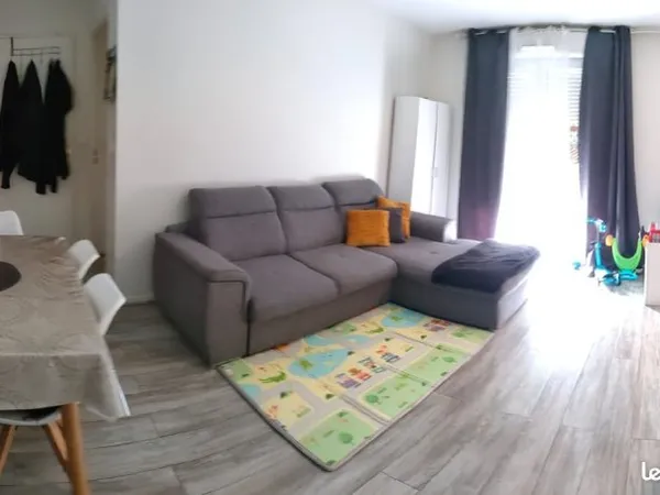 Particulier loue un F2 de 44 m² avec balcon à Creil