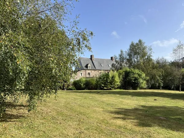Maison 11 pièces 550 m²