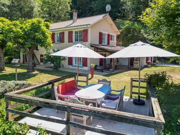 SECTEUR CARLUX - Propriété de charme avec vue panoramique et piscine sur 8ha