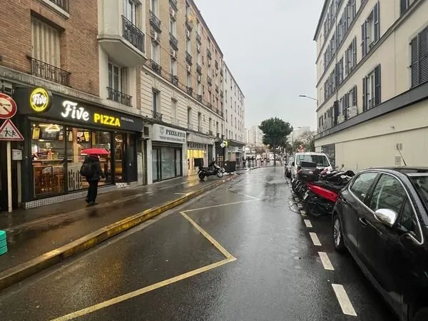 Boutique 27 m² LE KREMLIN BICETRE