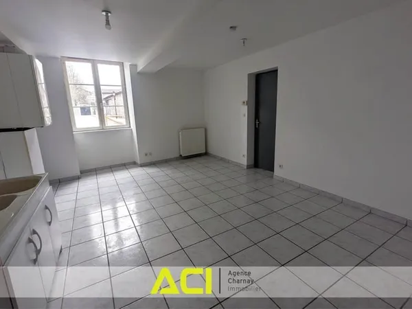ST ALBAIN - T2 entièrement repeint