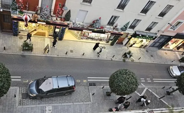 À vendre superbe F3 avec balcon et cave en plein centre v