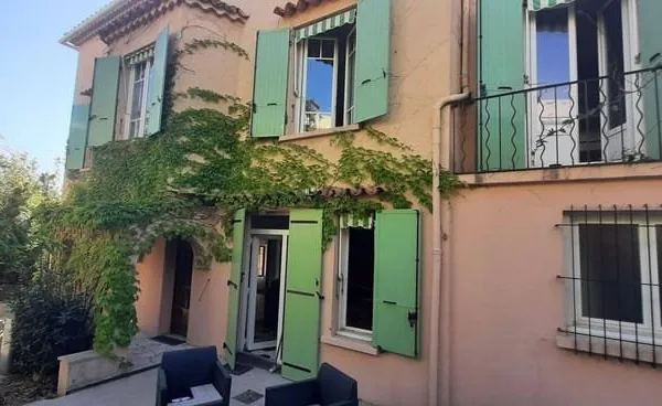 Villa 7 pièces 235 m²