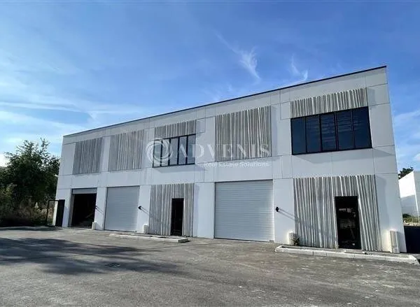 Local d'activité 209 m²