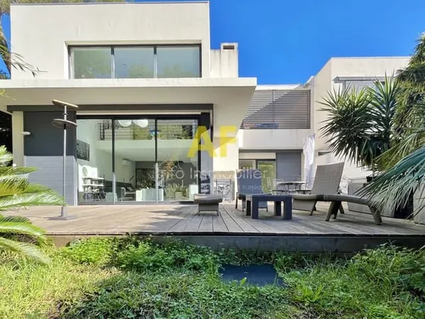 Saint-Raphaël Boulouris | Villa contemporaine dans un envi