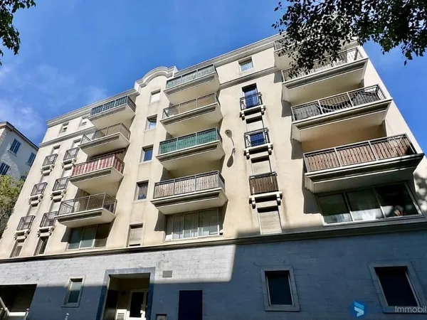 TOULON SAIN JEAN DU VAR - APPARTEMENT T2 AVEC TERRASSE