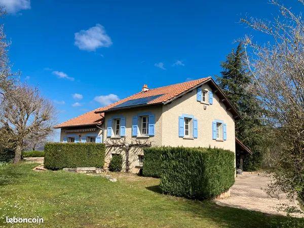 Maison individuelle 113 m² - Terrain 2 860 m² constructible - Vue dominante - 320 000