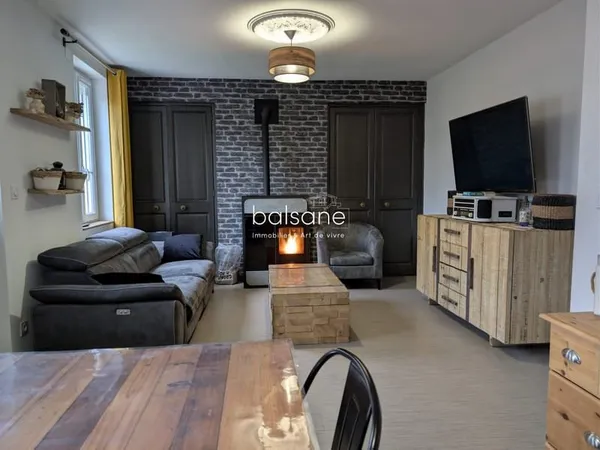 Maison individuelle pleine de charme - terrain 1162 m² - dépen