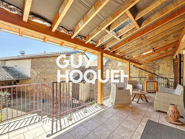 Maison en Pierre 2 Chs + Bureau et terrasse avec terrain de 607 m² environ - 71850 CHARNAY LES MACON