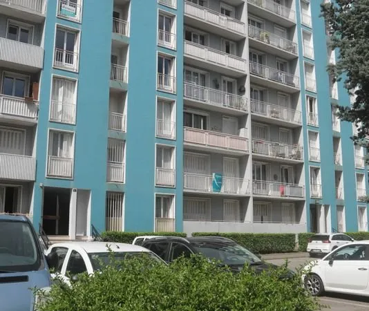 Appartement deux pièces et cuisine