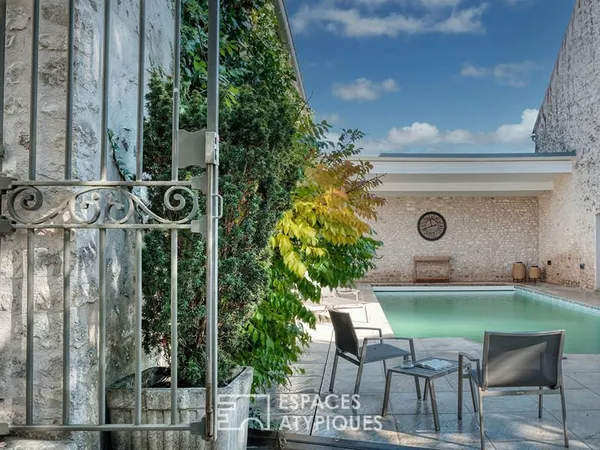 Demeure bourgeoise avec piscine au coeur de Janville