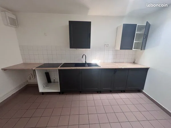 T3 rénové 65 m2 + grenier 22m2 - 570 CC