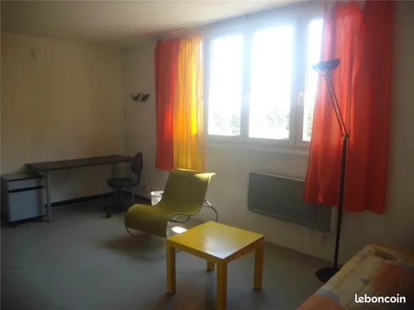 Studio 1 pièce 28 m²
