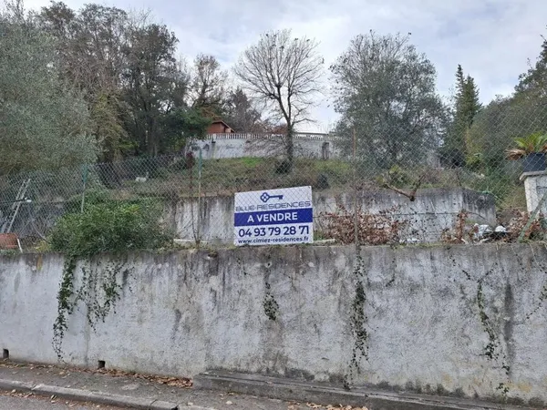 Terrain Constructible  1200m2  a Biot