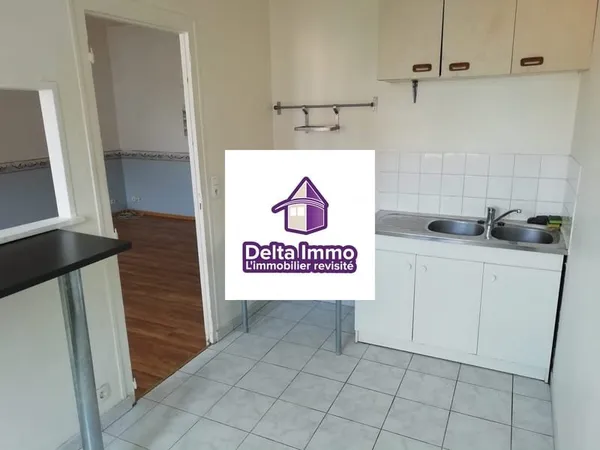CONCHES-EN-OUCHE - Ensemble immobilier composé de 2 locaux comm
