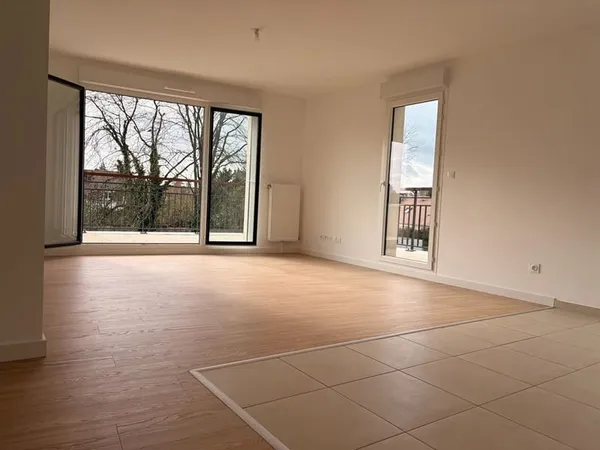 Orléans St-Marc - T4 90 m², 3 ch., 2 balcons 17 m², expo sud, 2 pkg s/sol