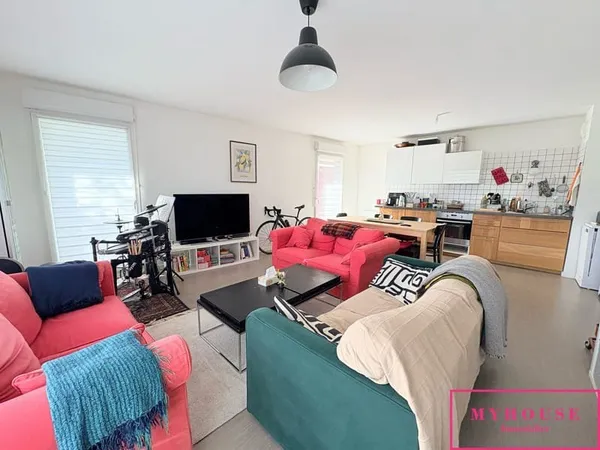 APPARTEMENT 4 PIECES 84m2 10 minutes Métro 4 'Lucie Aubrac' 4