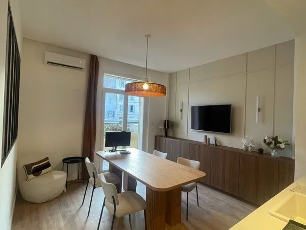 Coworking / Bureau avec Ecran et fauteuil