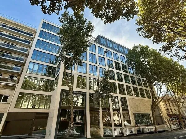 Bureaux 620 m²