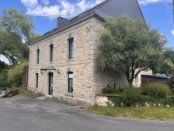 Maison de plain-pied 7 pièces 221 m²