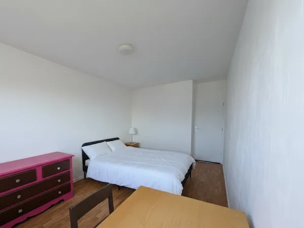 Appartement 4 pièces 10 m²