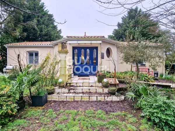Ensemble immobilier à vendre aux Mathes (17570) - Double habitation proche plages et centre-ville