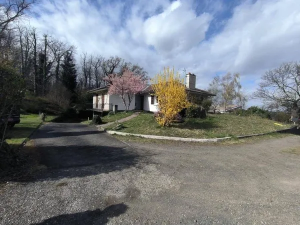 Maison 8 pièces 211 m²