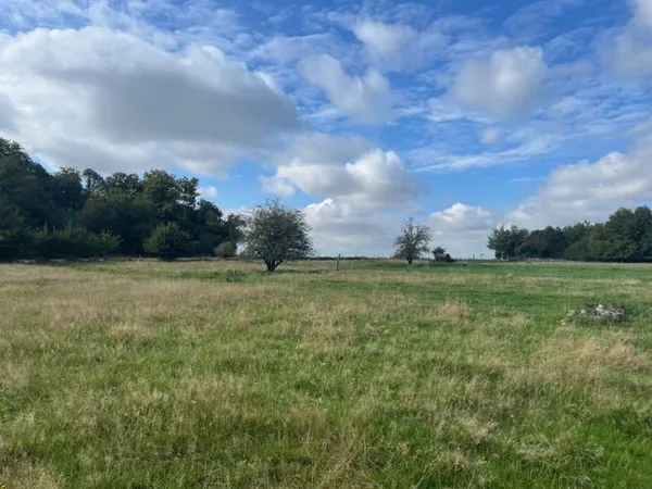 Terrain 615 m²