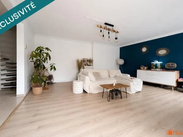 Entre la maison de ville et l'appartement SAFTI vous présente ce SUPERBE DUPLEX - COUP DE COEUR au B