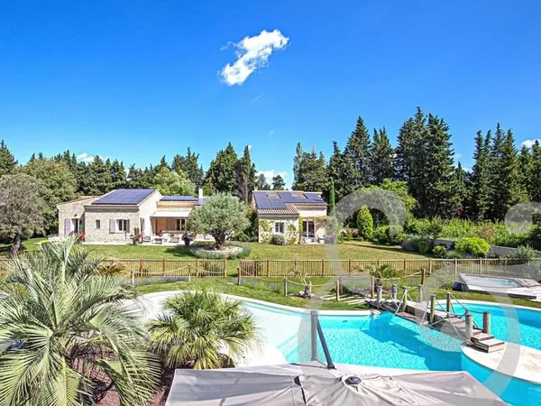 Maison 13 pièces 365 m²