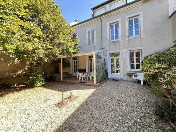 Maison 13 pièces 225 m²