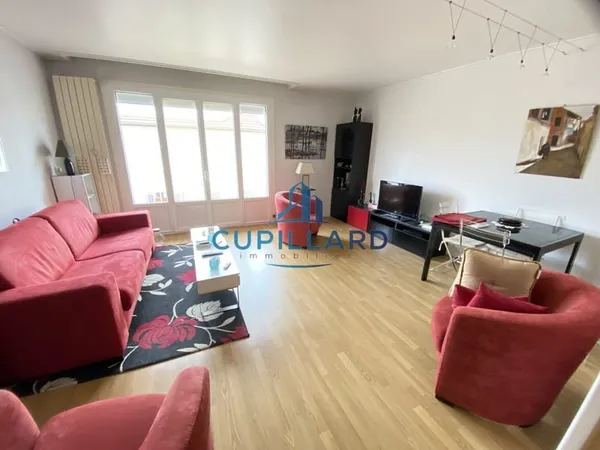 ROANNE, APPARTEMENT 84m2 + GARAGE 27m2