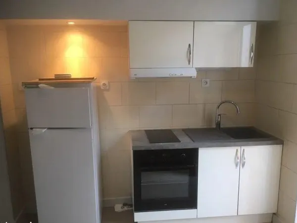 Beau studio meublé 17m² avec accès cour