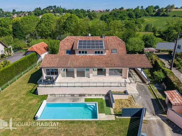 Maison 10 pièces 220 m²