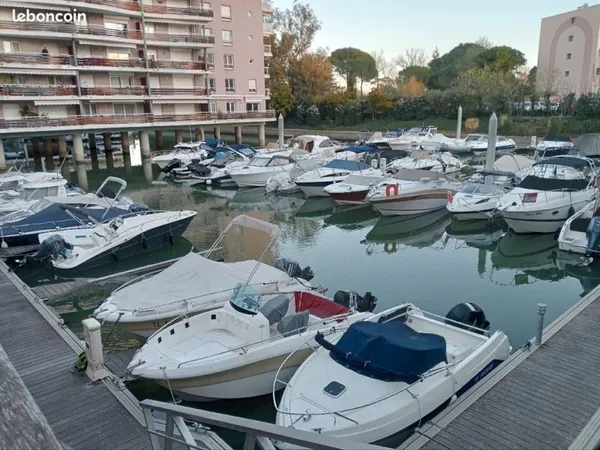 Vente place de port a Vie 6.6m x 2.5m Marina parc