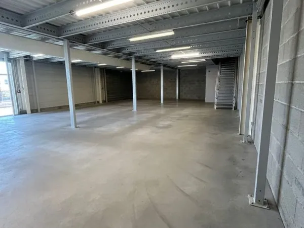 Local commercial environ 400m2 sur la commune de Davézieux