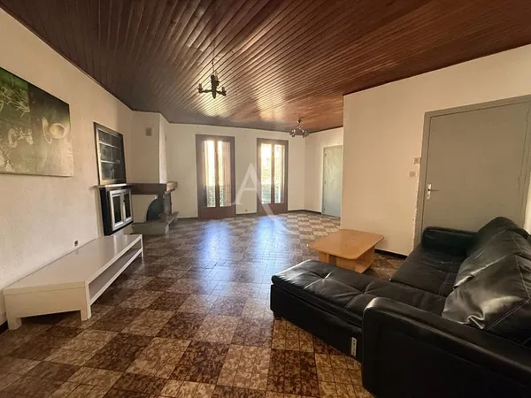 Maison de ville, 2 faces, 121 m²,garage, sans extérieur, 4 chambres, avec possibilité de division de