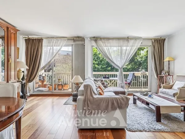 Spacieux cinq pièces avec balcons - calme - verdure et fort potentiel !