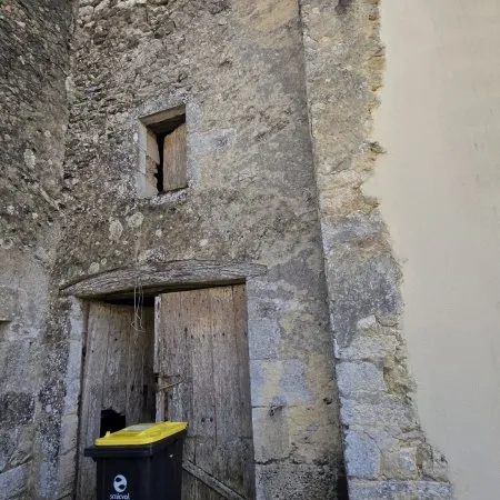 Local d’activité et entrepôt Vente Saint-Seurin-de-Cursac   18800€