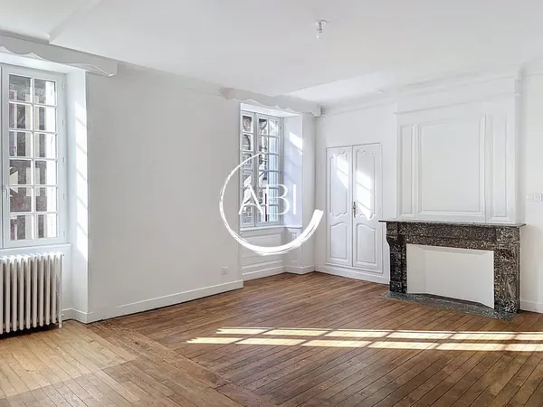 Au coeur de Domfront en Poiraie, Demeure bourgeoise de 220 m² r