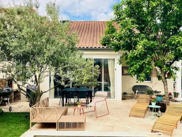 Bordeaux Caudéran, maison entièrement rénovée avec piscine et dépendance aménagée
